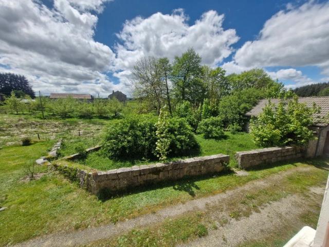 Maison à vendre 6 pièces TENCE 43 / terrain de 857m²