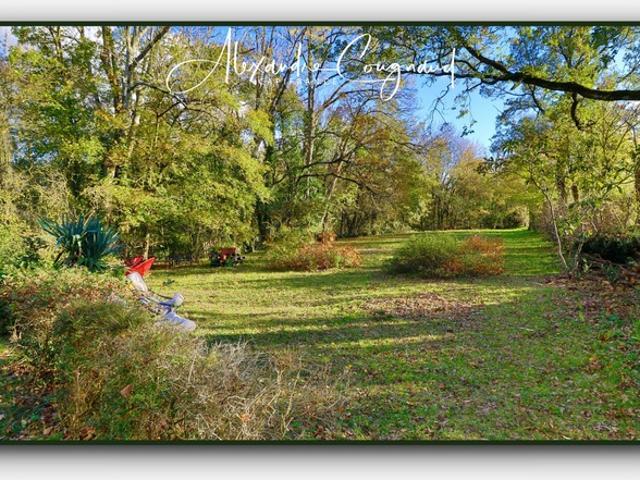 A vendre Verdalle TARN 81 Maison de caractère P6 développant environ 160 m² sur terrain de 2300 m²