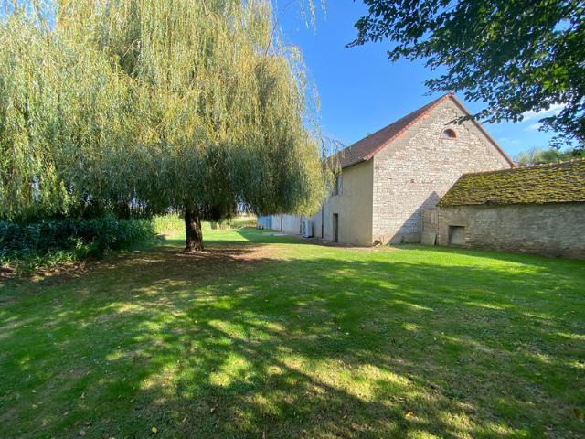 Maison à vendre 8 pièces CHATENOY LE ROYAL 71