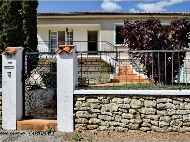Maison à vendre 8 pièces AIGONDIGNE 79: Maison sur 2 nivea. 150m² Aigondigné