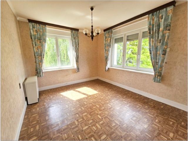 Maison à vendre 8 pièces de 195m² CHATEL SUR MOSELLE 88, situé su un terrain de 620m²