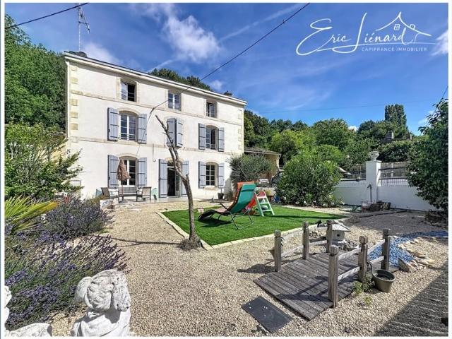 Maison à vendre 8 pièces NANTEUIL 79 221m² Nanteuil