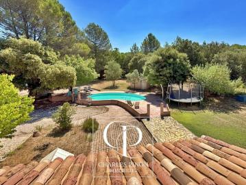 Maison à vendre 8 pièces SAINT CANNAT 13