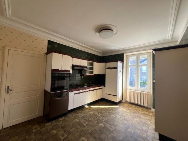 Maison à vendre 8 pièces SAINT HILAIRE LA TREILLE 87