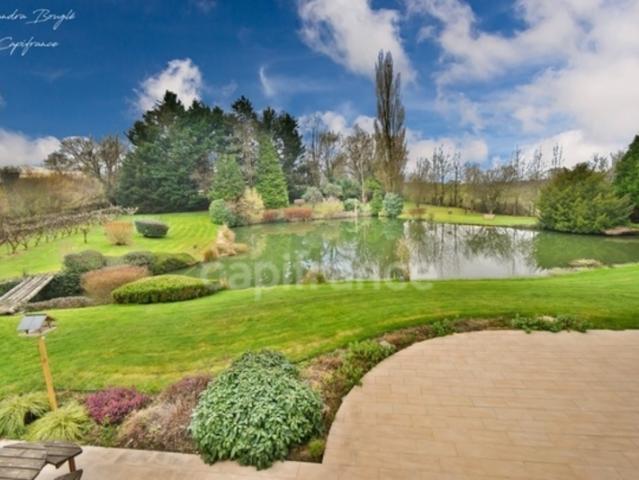 Maison à vendre 8 pièces Maison 228 m2 SAINTE GEMMES LE ROBERT 53