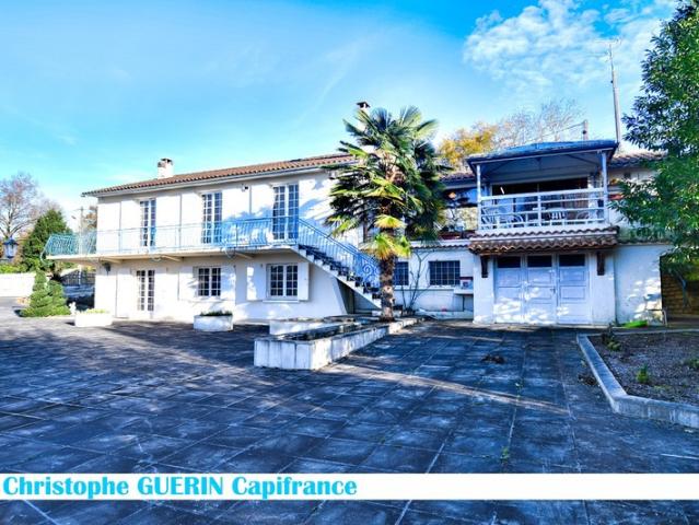 Maison à vendre 8 pièces proche de MONTIGNAC CHARENTE 16