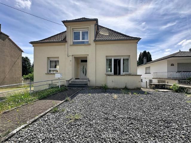 Maison à vendre 8 pièces VARSBERG 57, 2 garages, dépendance et jardin