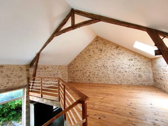 Maison à vendre 9 pièces 282 m² salon, séjour, 4 chambres, jardin, garage. 20 min Montluçon 03 3h30 Paris