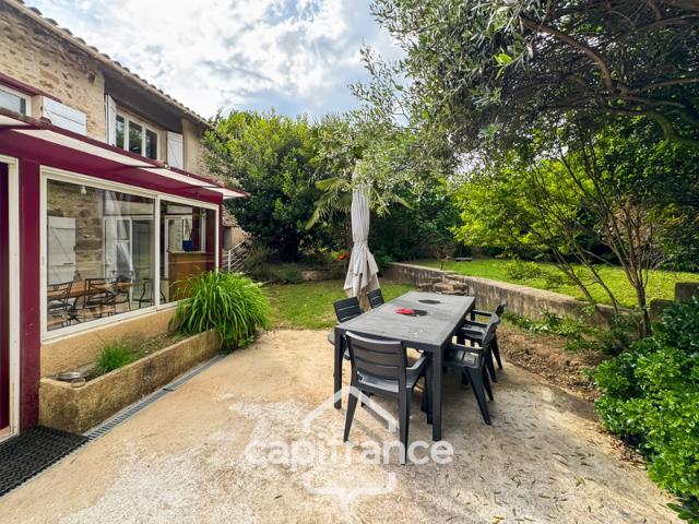 Maison à vendre 9 pièces de 197m² à Châteauneuf de Galaure 26