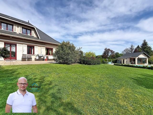 Maison à vendre 9 pièces LES ABRETS EN DAUPHINE sur un parc arboré de plus 2500m2 avec piscine