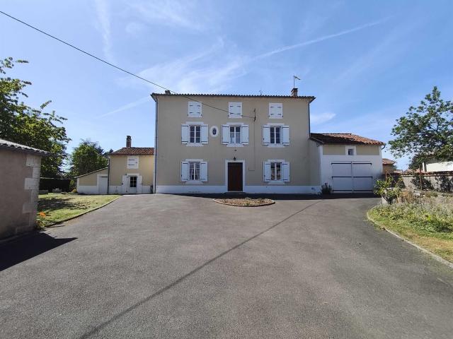 Maison à vendre Chasseneuil sur Bonnieure 159m² Chasseneuil sur Bonnieure