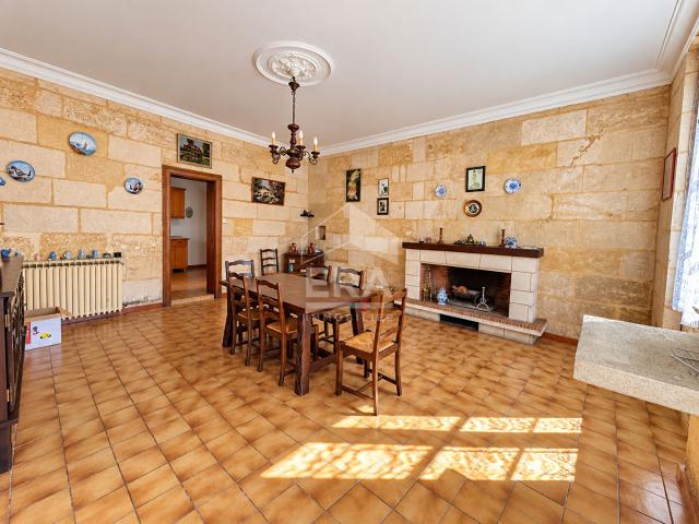 Maison à vendre à Tauriac 7 pièces, 209 m2, travaux à prévoir