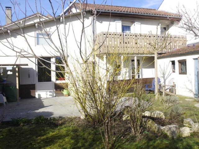 Maison à vendre à Vic Fezensac 32190, 6 pièces, 2/3 chambres, jardin exposition Sud /Est, puits, garage et parking