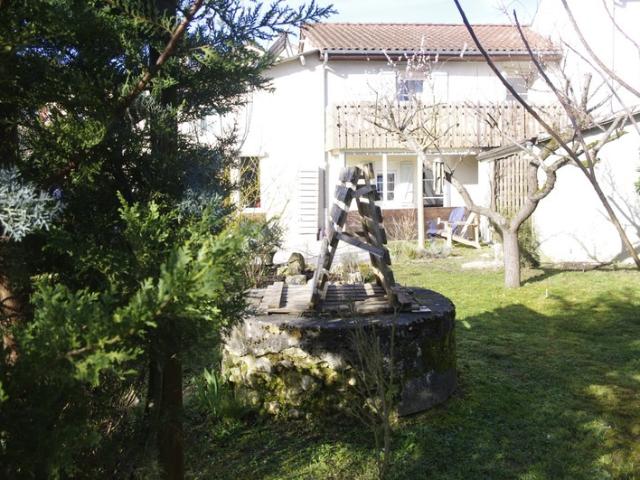 Maison à vendre à Vic Fezensac 32190, 6 pièces, 2/3 chambres, jardin exposition Sud /Est, puits, garage et parking