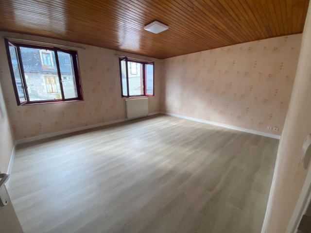Maison à vendre à Mauriac 15200