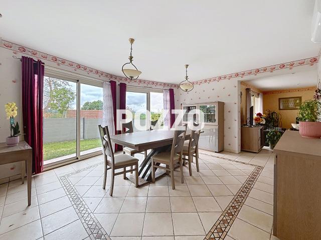 Maison 135m2 F6 à vendre à Saint Pair sur Mer Hangar 80m2. terrain 900m2