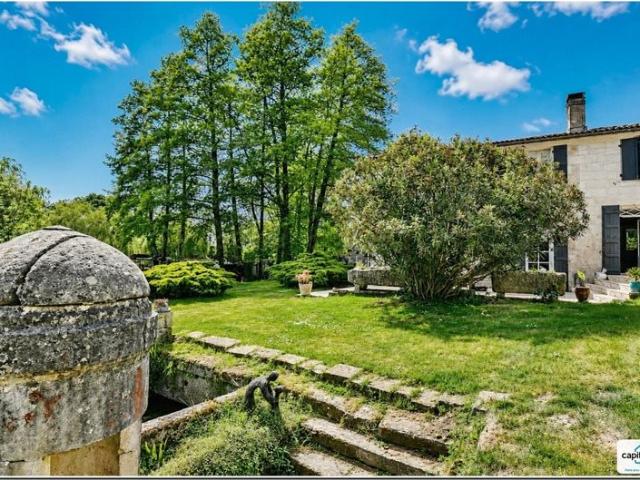 Maison à vendre avec chambres d'hôtes et activité rentable e. 385m² Pons