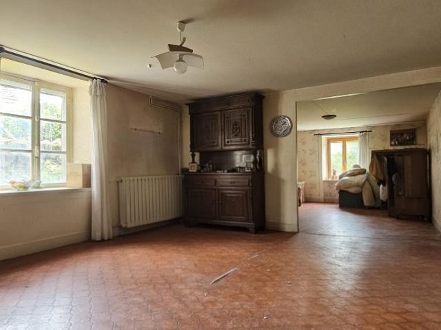 Maison à vendre avec jardin et dépendances