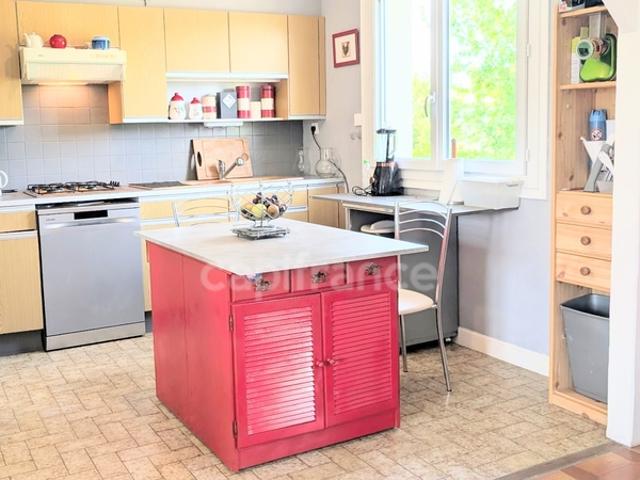 Maison à vendre GENSAC LA PALLUE avec ses 140 m² habitables et son jardin arboré