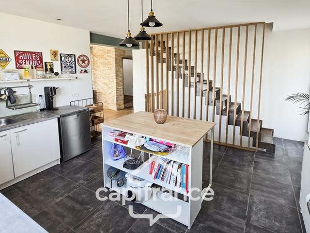 Maison à vendre de 117 m² avec appartement T1 sur terrain de 1964 m² à EPERVANS 71