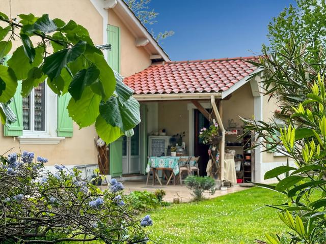 Maison à vendre de 155 m2 de surface habitable à LADEVEZE RIVIERE 32 avec 3330 m2 de jardin
