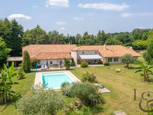 Maison à vendre en périphérie de Villeneuve sur Lot 420m² Penne d'Agenais