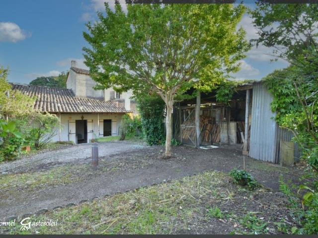 Maison à vendre en pierres avec jardin 6 pièces SAINT LAURENT DES COMBES 33 proche de SAINT EMILION