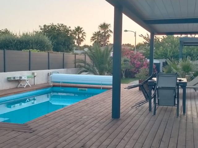 Rare à la vente! Une propriété unique de 257 m² composée de 258m² Juvignac