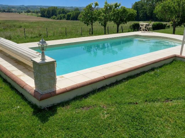 Cette maison, à la fois élégante et polyvalente, pourrait ac. 240m² Moustier