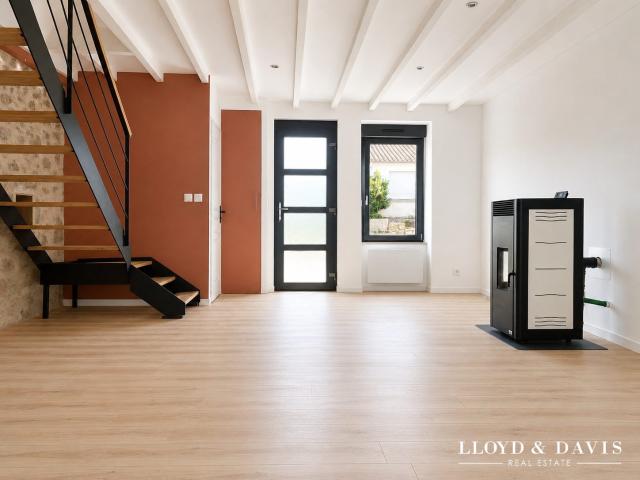 Maison rénovée sans travaux, 3 pièces — Saint Martin des Ti 84m² Saint Martin des Tilleuls