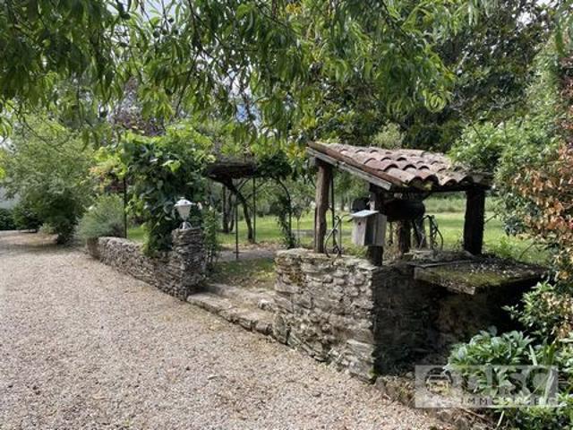 Corps de ferme avec gîte non attenant