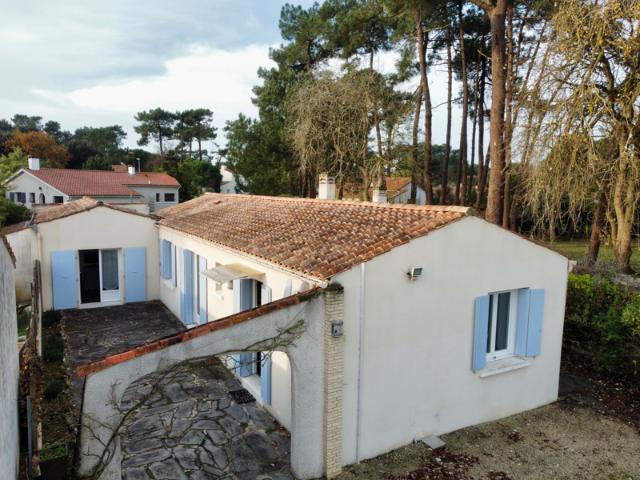 Maison à acheter de plain pied à Grand Village Plage proche