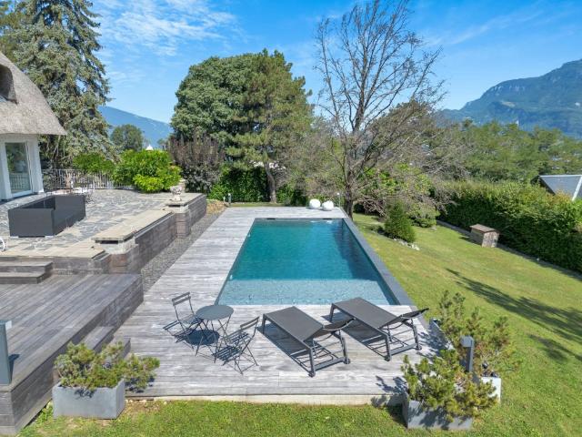Maison à Chambéry 73000, 5 pièces, de 130m² à 3 500 €