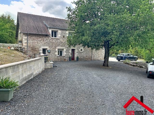 MAISON A CHASTEAUX EN CORREZE