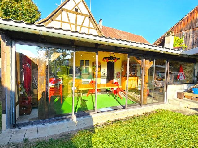 maison à colombages avec beau terrain