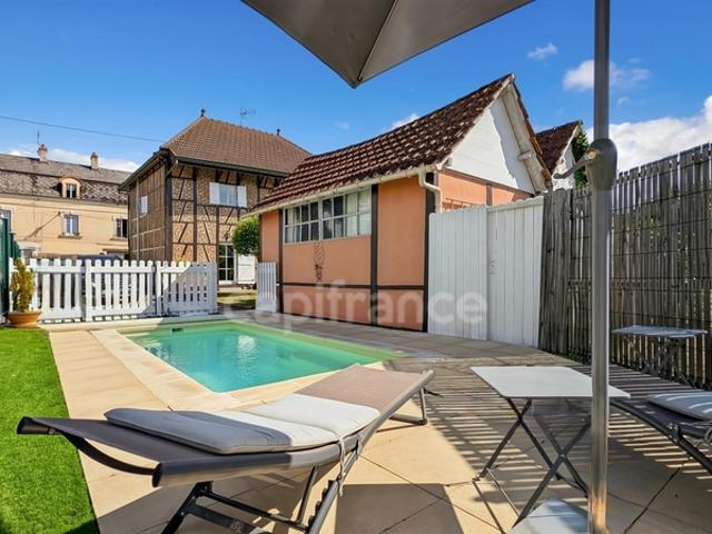 Maison de charme à Colombages de 184.67 m² à vendre 8 pièces SAINT GERMAIN DU BOIS 71 terrain de 443 m² piscine !