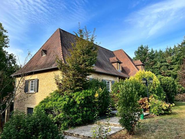 Maison à Eglise Neuve de Vergt 11 pièces 286 m2