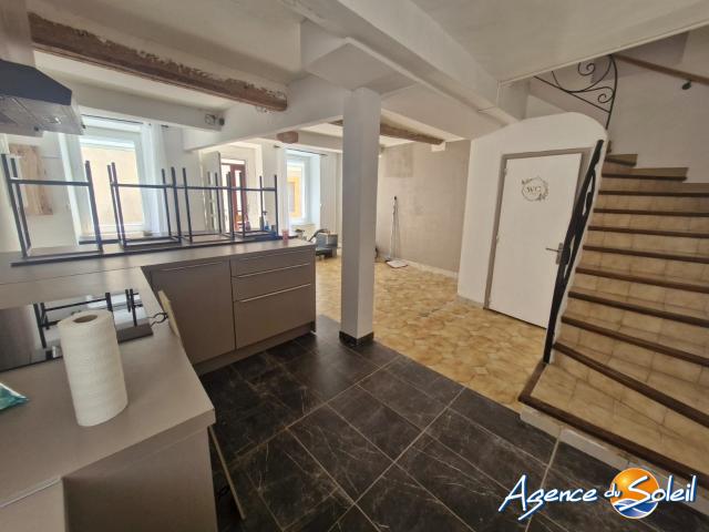Maison à Escales MAISON DE VILLAGE T4