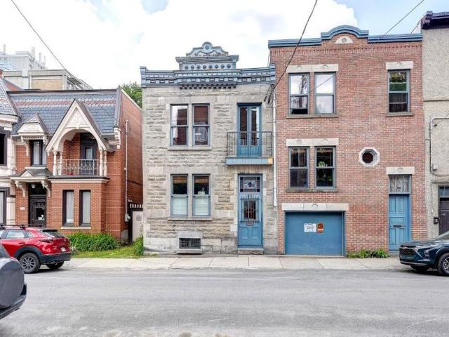 Maison à étage meublé à louer. 3 chambres. Métro Beaudry