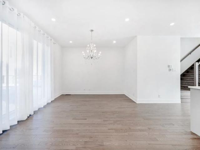 Maison à étages 4680 Rue de Châteauneuf