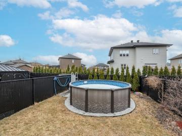 House for rent in Roussillon - Parking