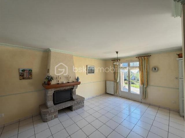 Maison de 82m2 + véranda de 45m2 à aménager raccords déjà effectués