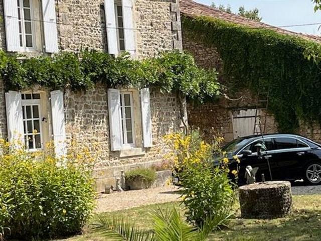 Maison à vendre sur St. Maixent De Beugné Deux Sevres