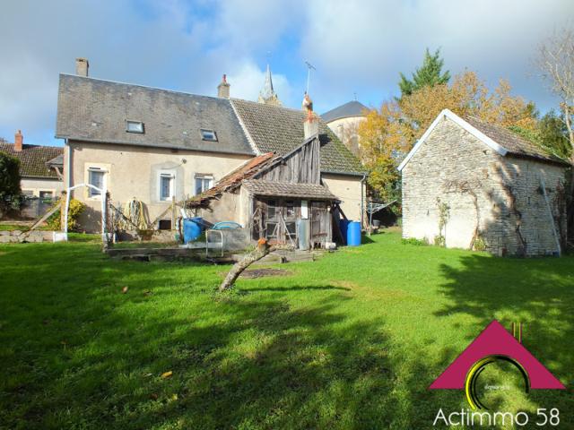Maison à la campagne avec jardin 28 min de Bourges 3h d