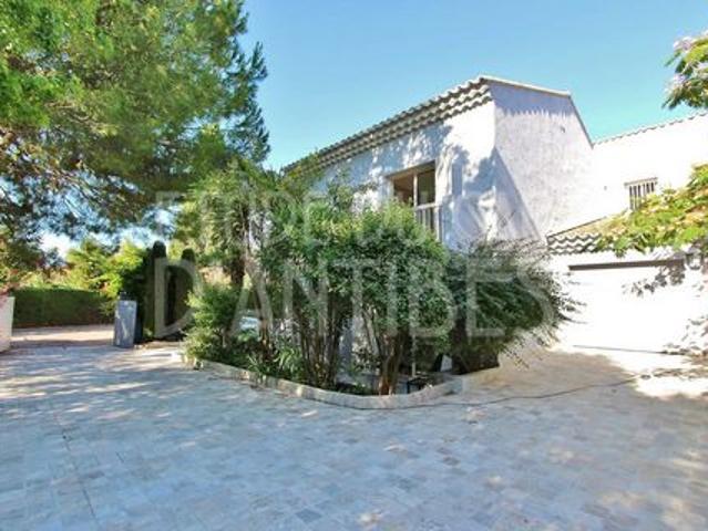 A louer Villa Cap d'Antibes néo provençale
