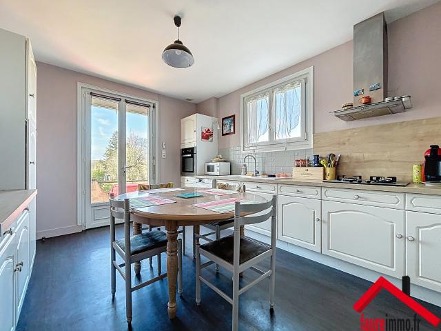 MAISON À LA RIVIÈRE DE MANSAC EN CORRÈZE