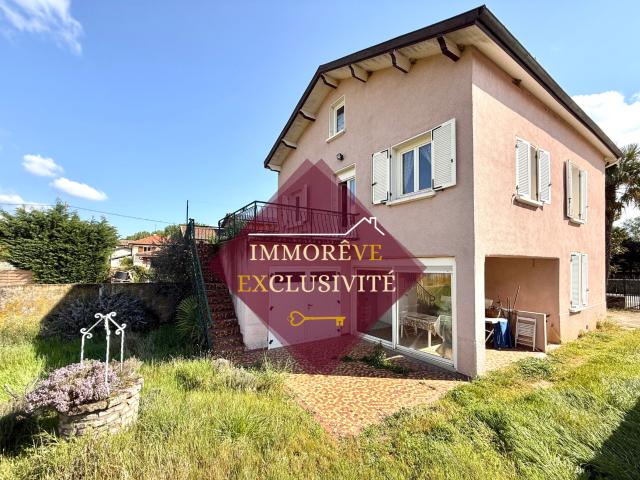 Maison à LIMONY 117 m2 habitables élevée sur sous sol et 1489 m2 de terrain avec dépendances et combles aménag