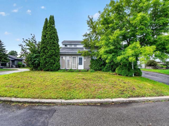 Maison à Louer 479 Rue du Rhône, Lachenaie Terrebonne 15 photos | Logis Québec