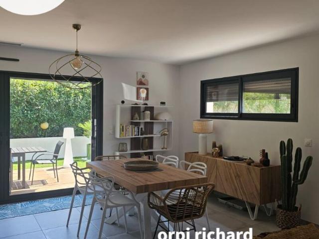 Maison à louer 4 pièces • 90 m2 Six Fours les Plages