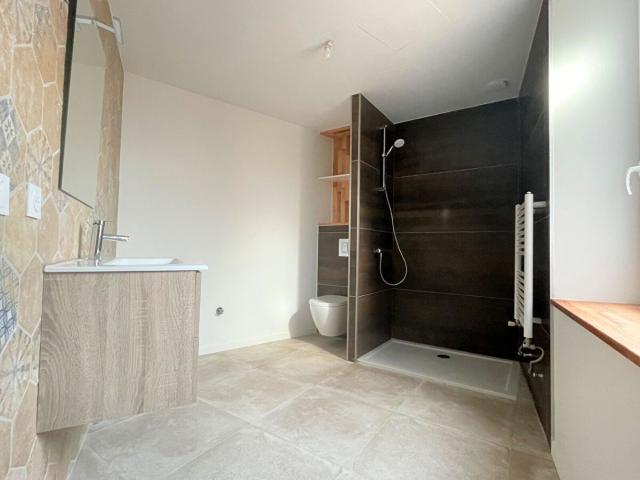 Location maison, 92.34 m² T 4 à Bollène, 775 €
